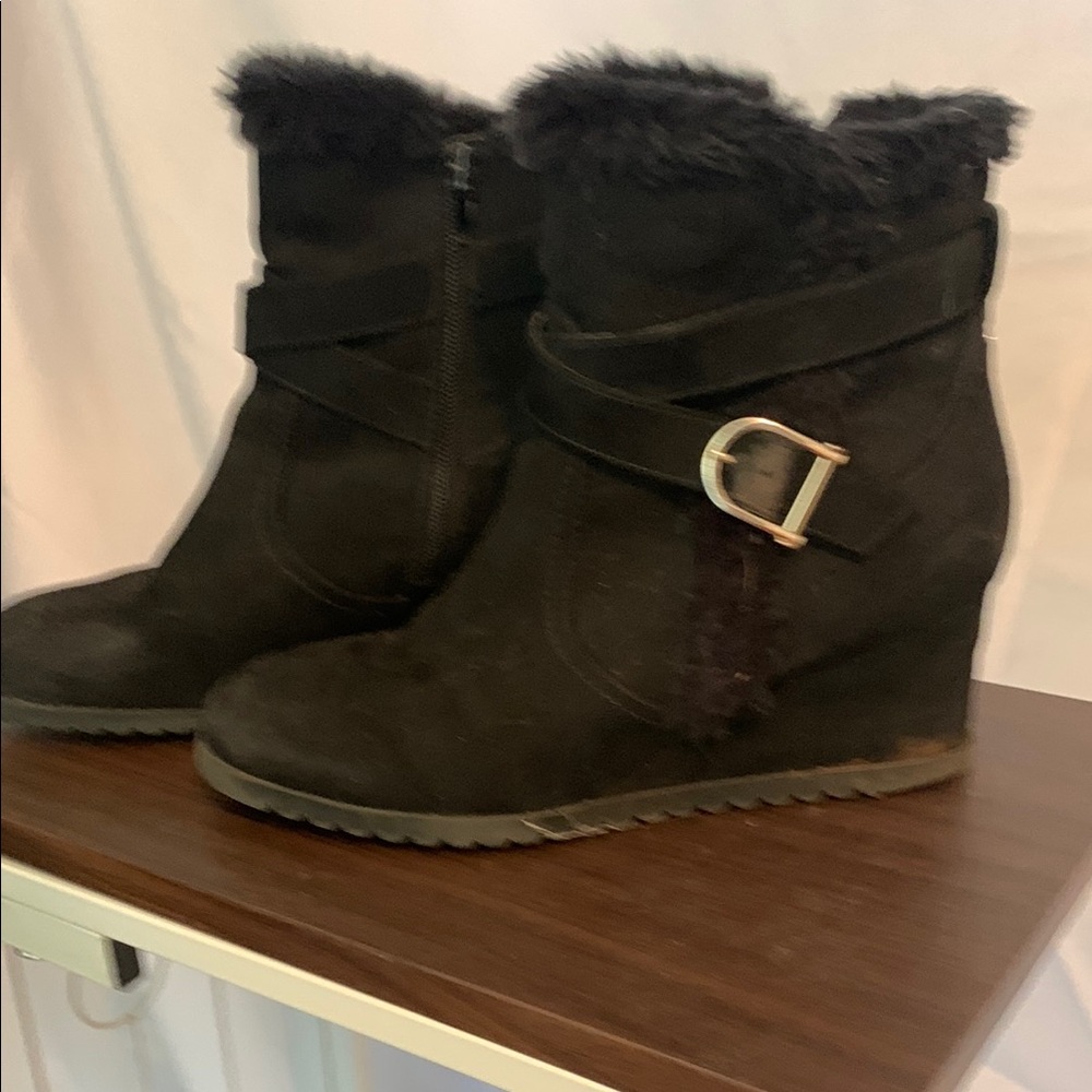 Cozy Black Kids Boots with Fur Trim